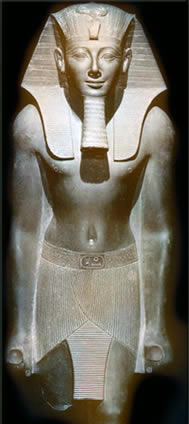 Цилиндры в руках у Фараона